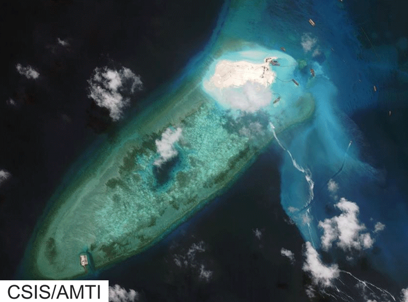 中國建造前後的永暑島(fiery cross reef)