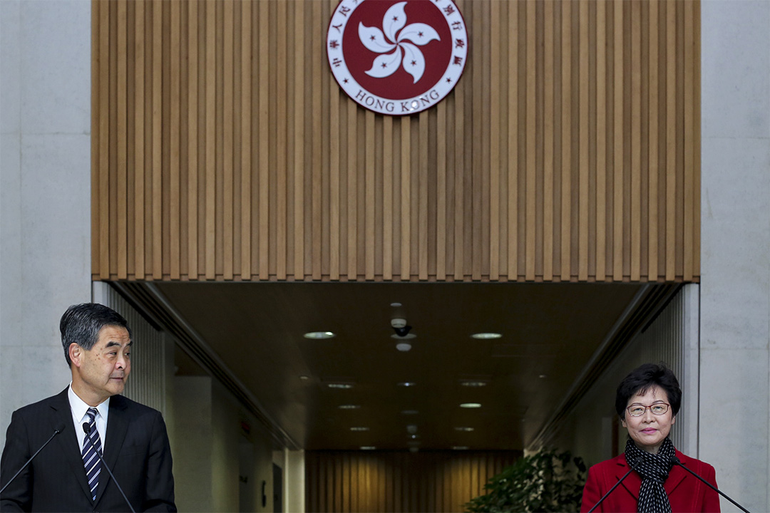 3月27日,候任行政長官林鄭月娥與行政長官梁振英會面。