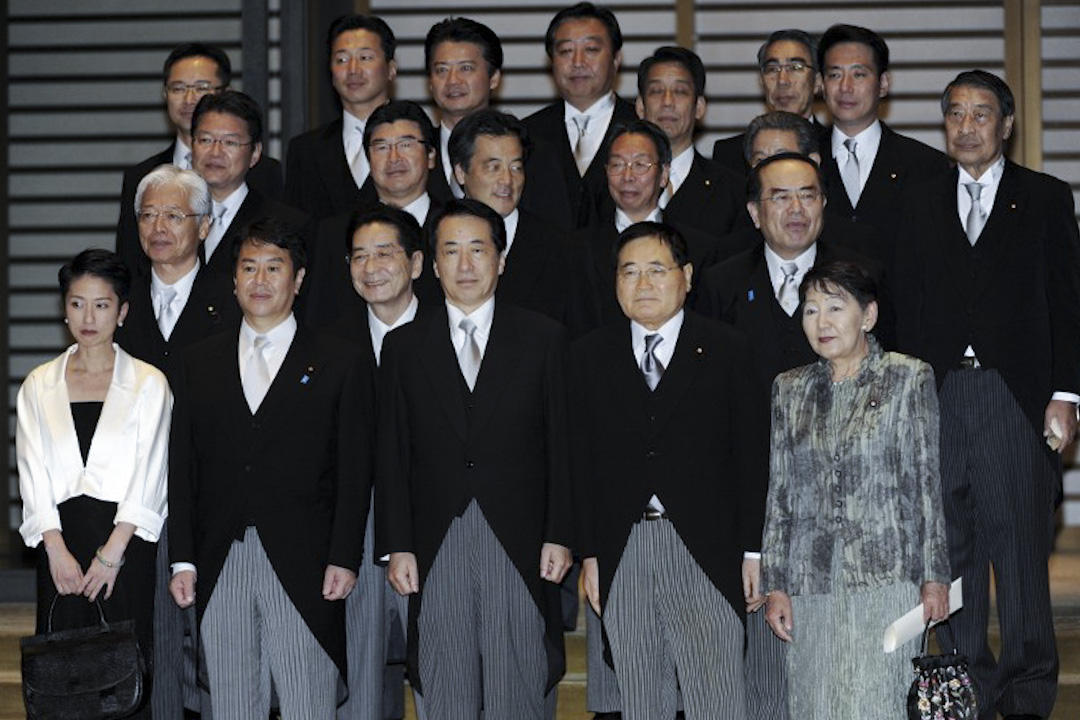 2010年6月8日,日本时任民主党首相菅直人任命国会参议员莲舫为新内阁行政革新大臣,莲舫成为首位进入日本内阁的华裔,并领导全体内阁成员会见传媒。