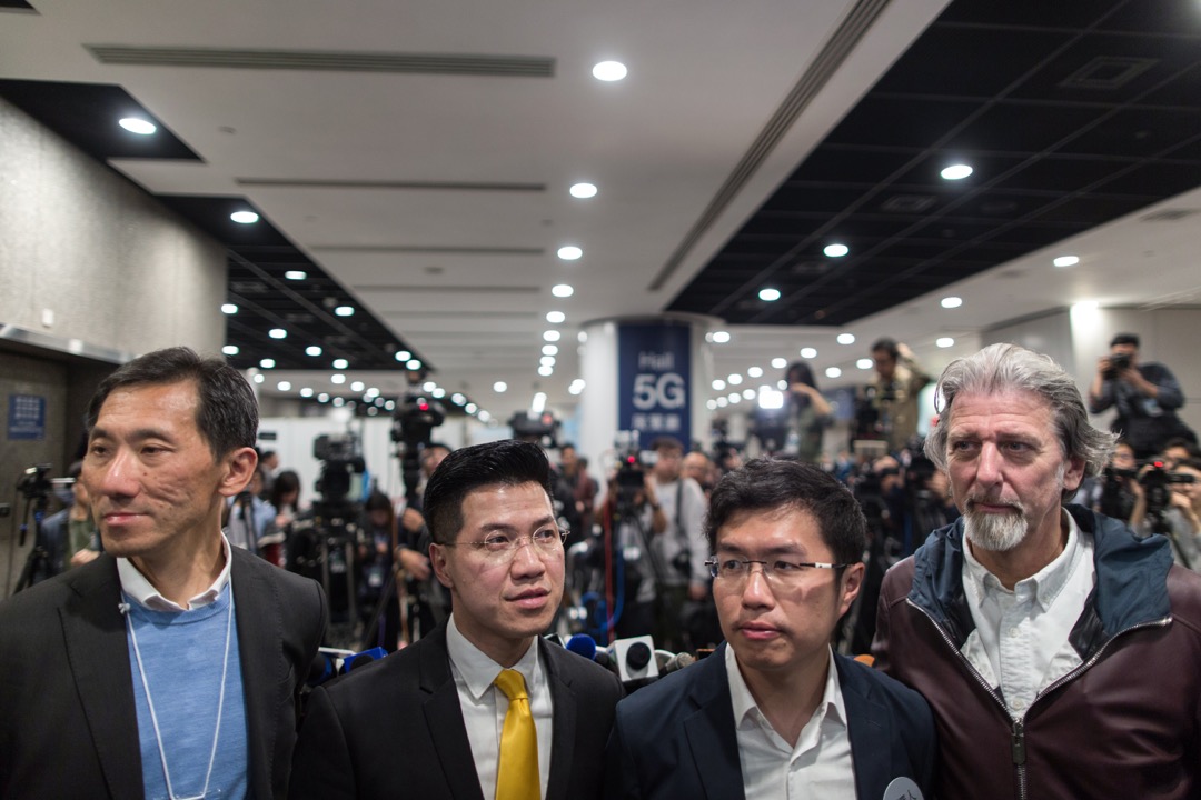 部落政治的问题是“互不承认”,只关注如何“自我保存”。政治党派如是,民间团体也如是。