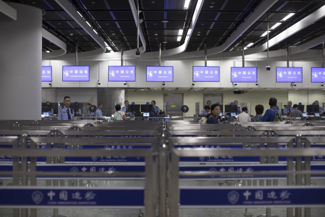 香港西九龍高鐵站,內地口岸區內的中國邊防檢查設施。