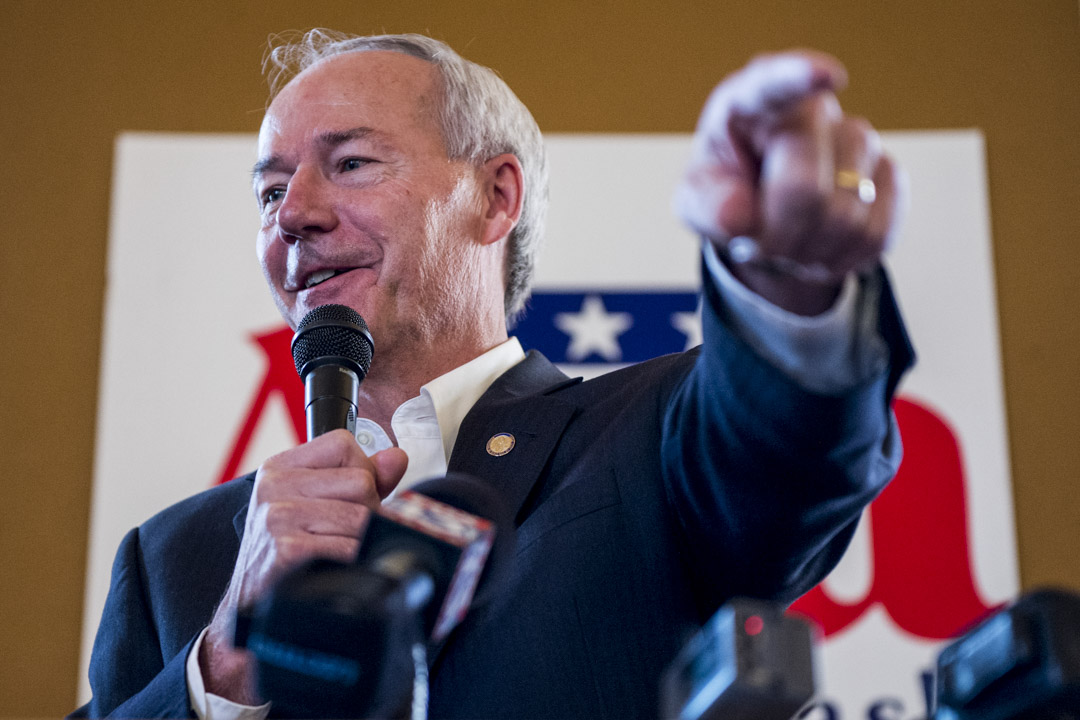阿肯色州(Arkansas)現任州長共和黨人阿薩·賀欽森(Asa Hutchinson)有望輕鬆擊敗民主黨候選人亨德森(Henderson),開啟他的第二個州長任期。
