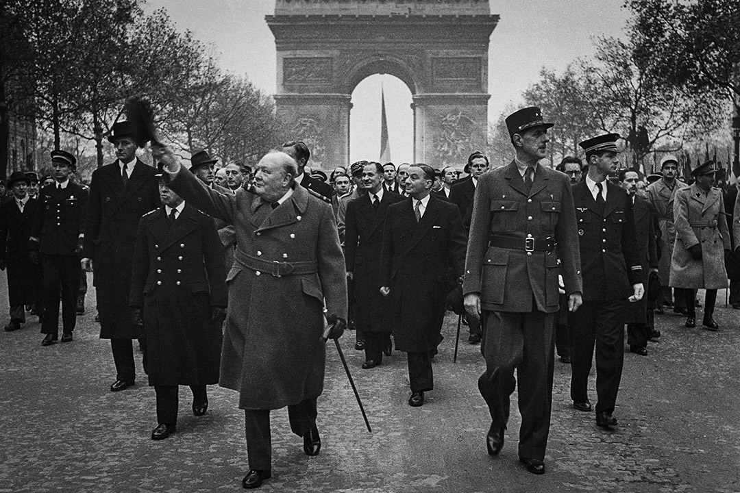 1944年11月11日,英國首相溫斯頓丘吉爾和戴高樂將軍於法國巴黎。