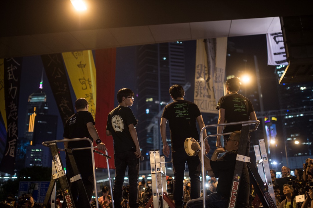 吳靄儀說,如果我們相信,不同的人在不同時刻或情境中,有各自擅長之事,尋找「領袖」的焦慮恐怕也不會那麼多。假若我們的政治生活能鼓勵這種多元領袖觀,它也將有助於提高參與者自身的政治能動性。