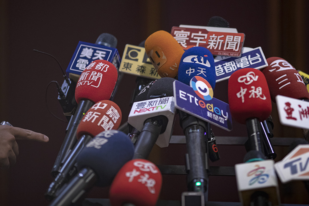2019年4月22日,高雄市長韓國瑜出席歐洲商會餐會,傳媒等待聯訪。