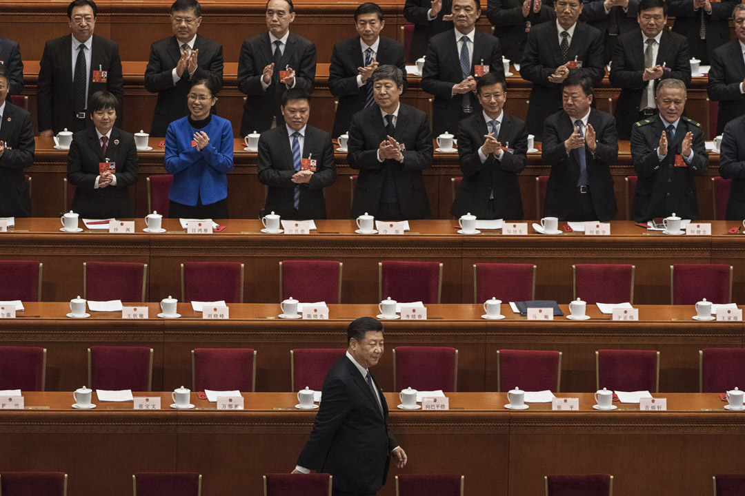 中國必須要改革其經濟模式才能緩和與美國的衝突,在中國最終完成改革之前,實行一些「貿易過渡」措施對雙方都有好處。對美國來說這可以說服強硬派中國有決心改革,而對中國來說,這也增加了改革的迫切性。