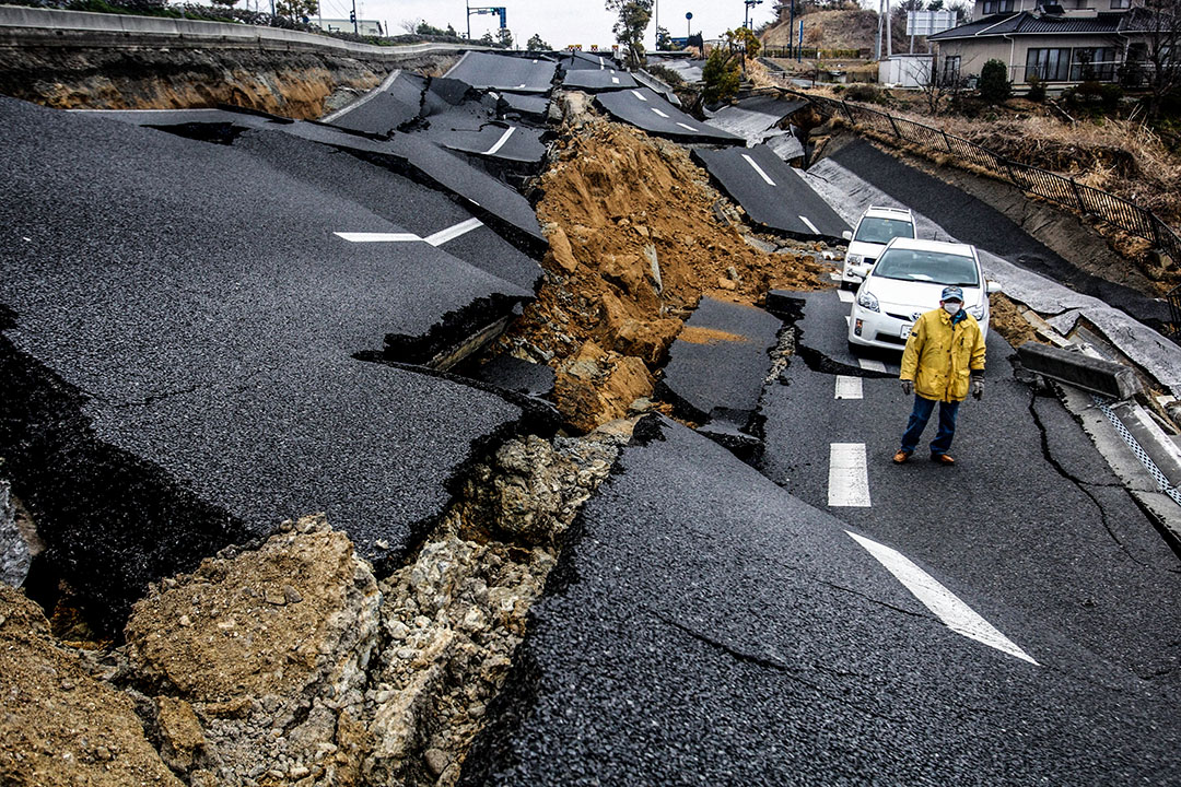 2011年4月14日,日本北部的宫城县石卷市遭到311地震的破坏。