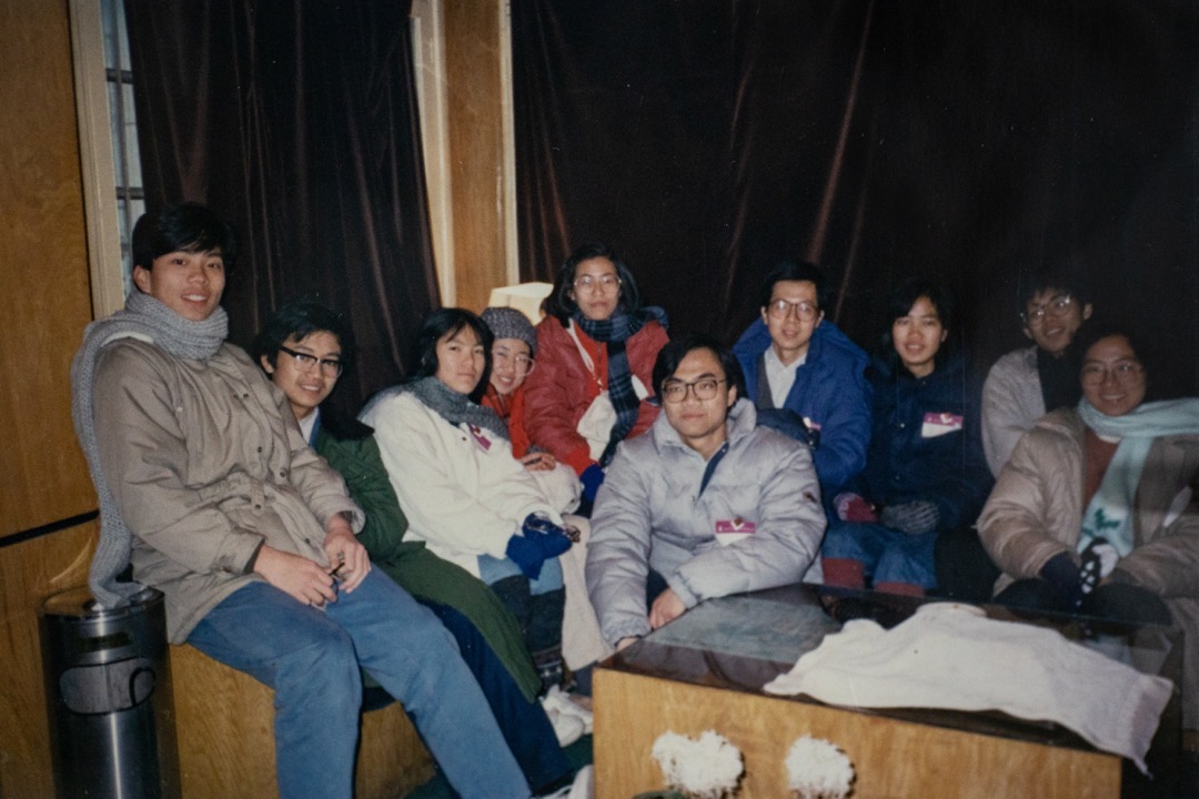 每一年圣诞假期,中大国是学会就会组织交流团到大陆不同地方游学,尤其是八六学潮兴起的高校,林亦子和陈哲都去过。