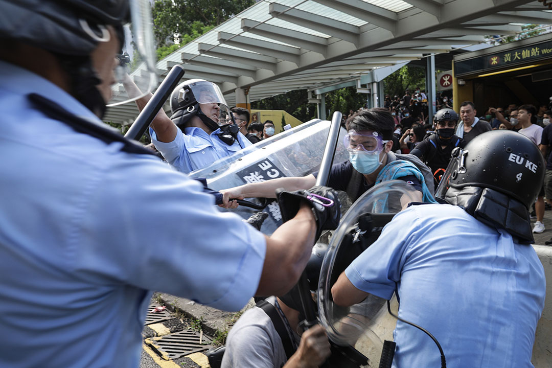2019年8月5日,黃大仙警察與示威者衝突。