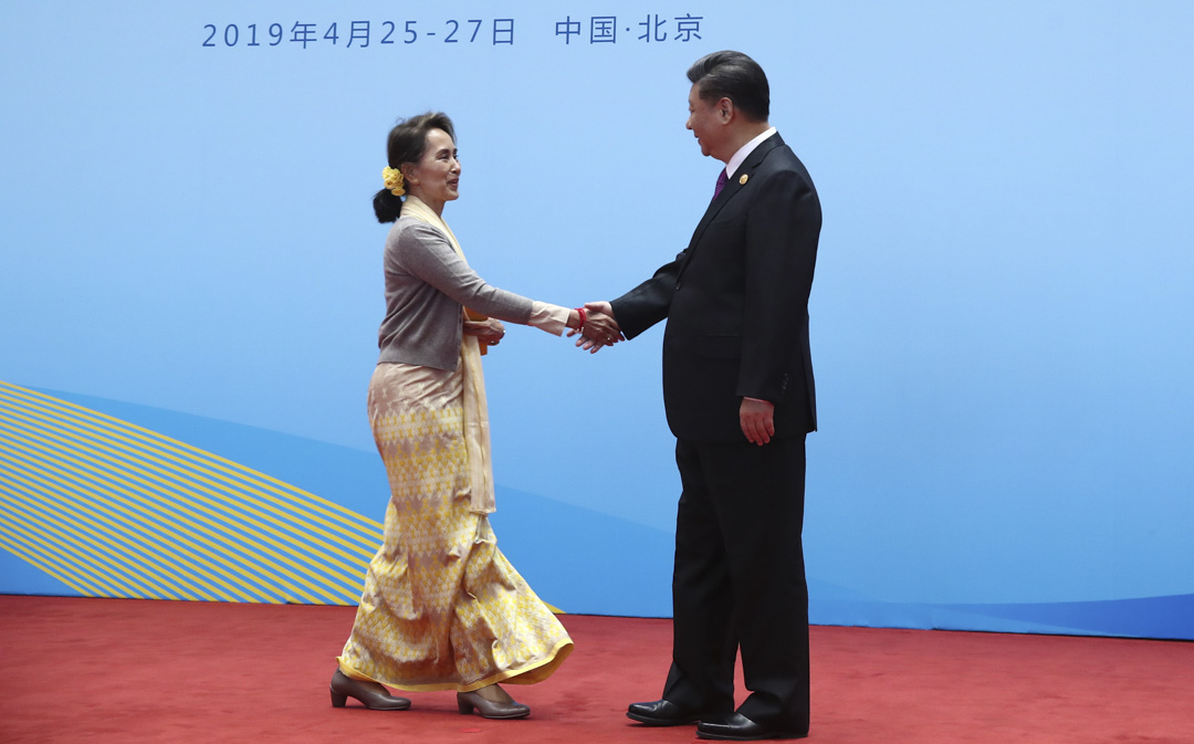 2019年4月27日:國家主席習近平在第二屆「一帶一路」論壇上歡迎昂山素姬
