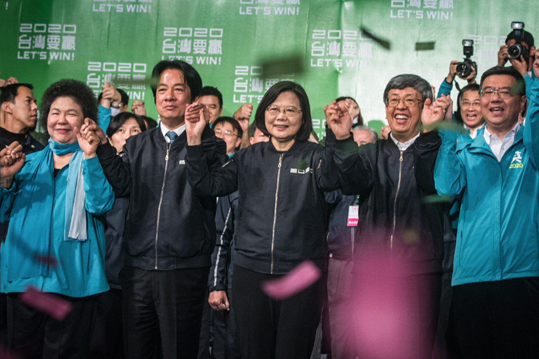 2020年1月11日台北民進黨開票晚會,蔡英文高票勝選並於台上感謝選民。