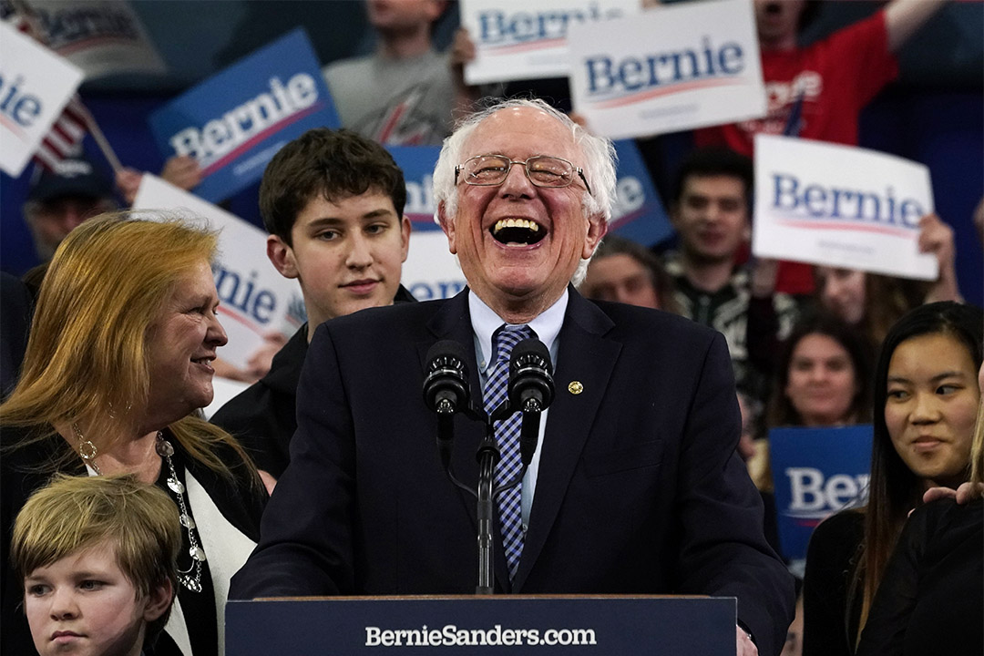 2020年2月11日,民主黨總統候選人桑德斯(Bernie Sanders)在新罕布什爾州曼徹斯特的場館發表講話。