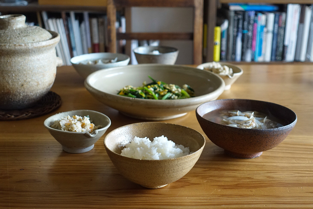 一飯、一汁、一菜，另外一個常備菜，便是簡單的一頓。