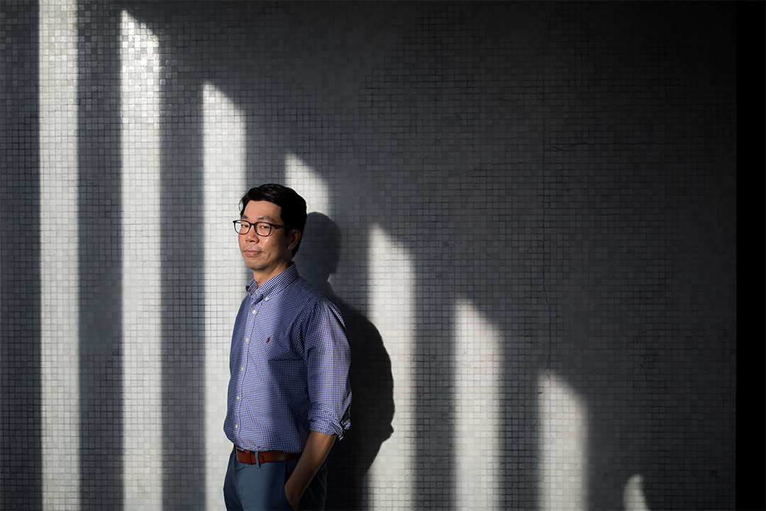 香港大學經濟學係教授鄧希煒。