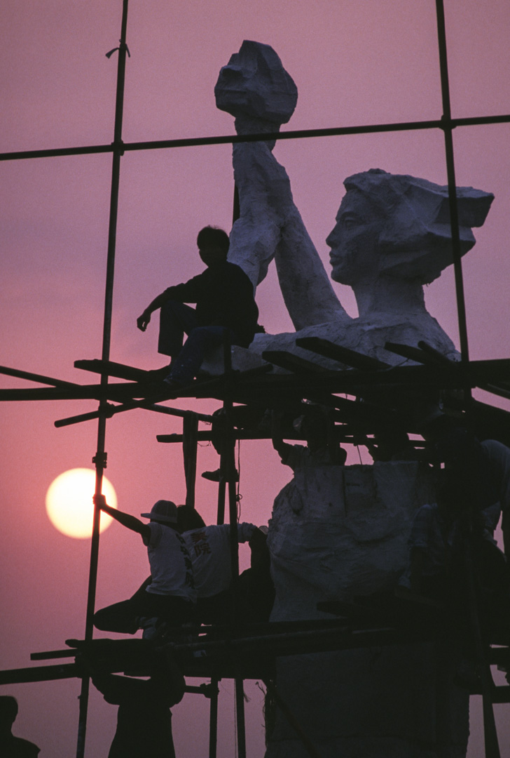 1989年,天安門運動的民主女神像。