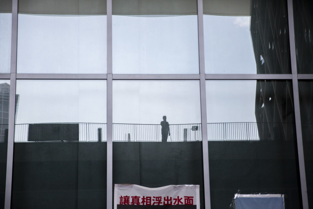 2019年10月17日,来自各大专院校的学生在陈彦霖生前上课的香港知专设计学院举行追悼会。