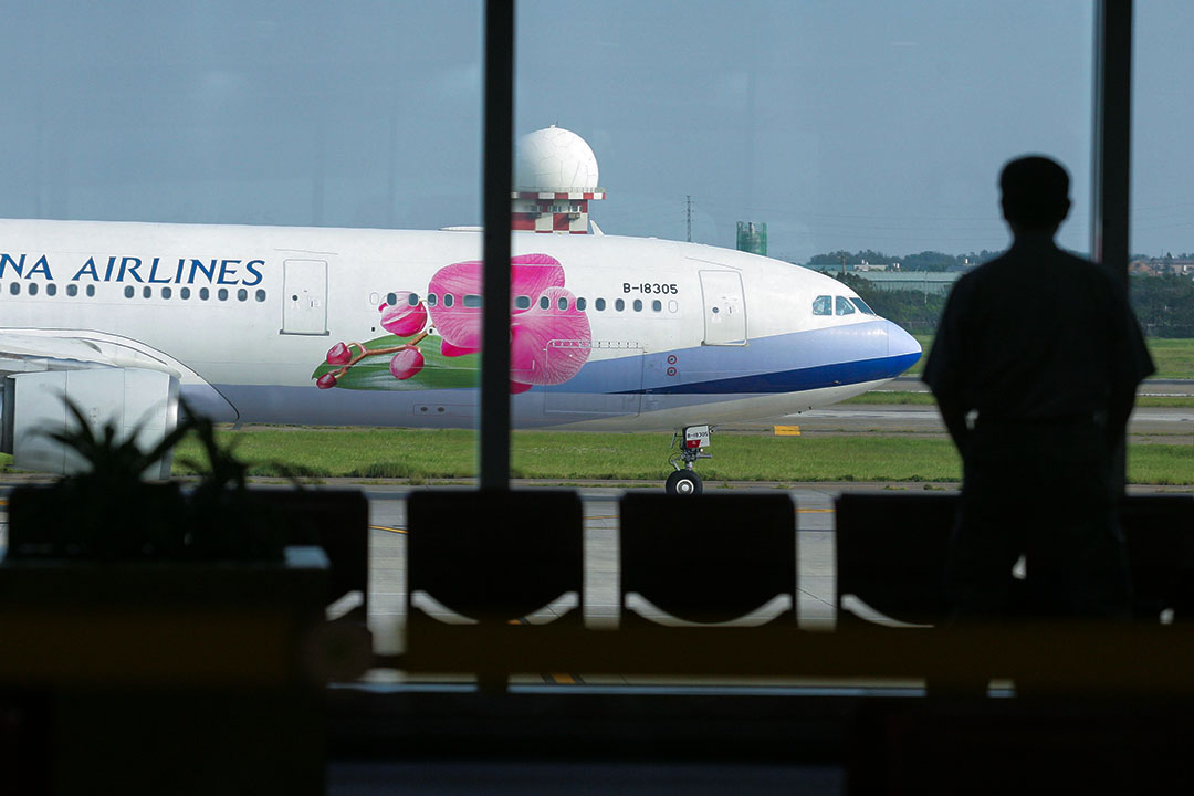 2008年7月4日台灣，中華航空有限公司的噴氣式客機準備於桃園國際機場出發。