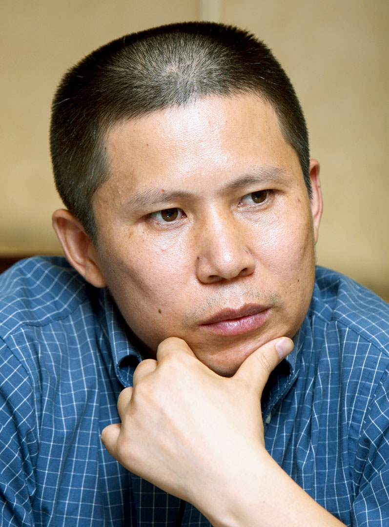 曾創辦公盟、推動中國民主法制建設,後發起新公民運動的許志永於2014年以「聚眾擾亂公共場所秩序罪」被判四年,2017刑滿出獄。2020年2月15日再次在廣州被捕。
