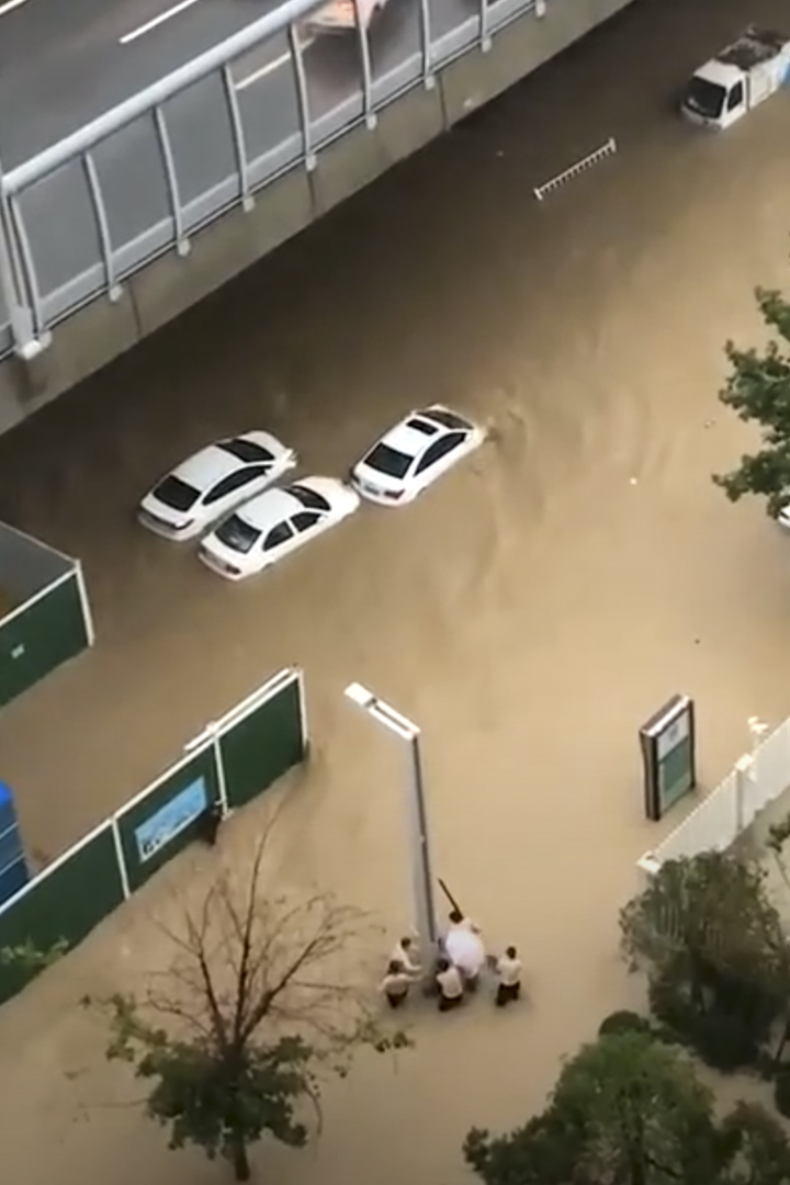 2021年7月20日,河南省遭遇大暴雨的現場。
