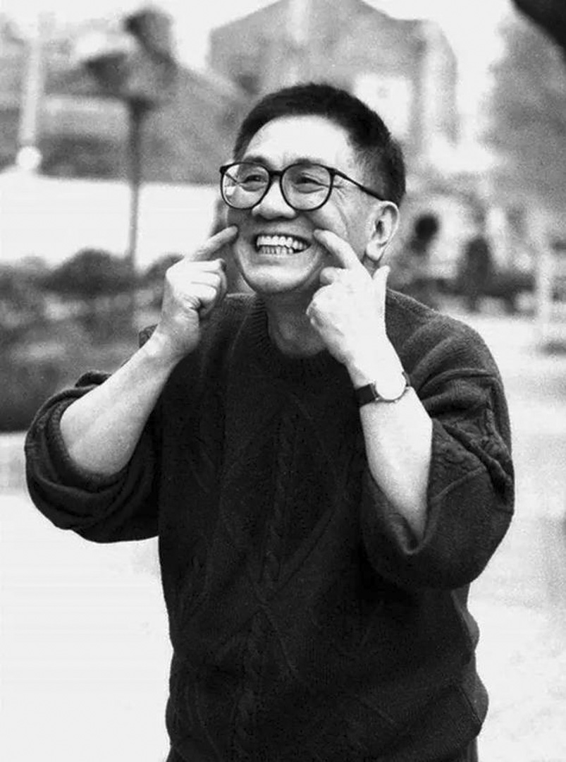 香港著名作曲家、填詞人黃霑,對粵語流行曲的發展有里程碑式的貢獻。
