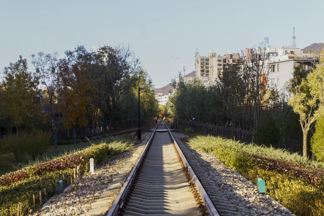 市區還有保存下來的鐵軌,旁邊是鐵路公園。
