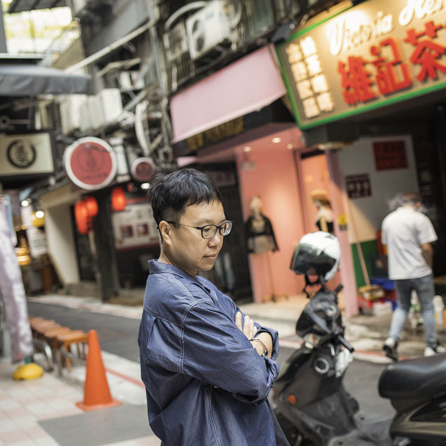 居台的香港作家游靜。