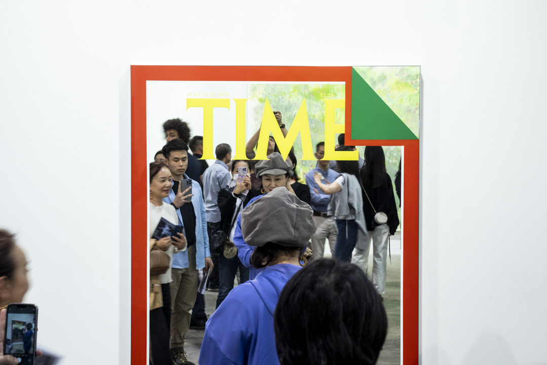 2023年3月23日，Art Basel Hong Kong 开幕，共展出 177 间来自 32 个国家及地区的艺廊的作品，是香港疫后最大规模的巴塞尔艺博会。摄：林振东/端传媒