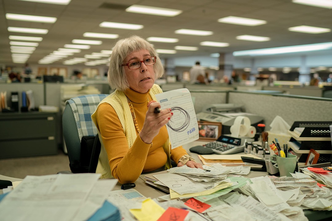 《媽的多重宇宙》電影劇照,Jamie Lee Curtis 飾演稅務局員工奪奧斯卡最佳女配角獎。
