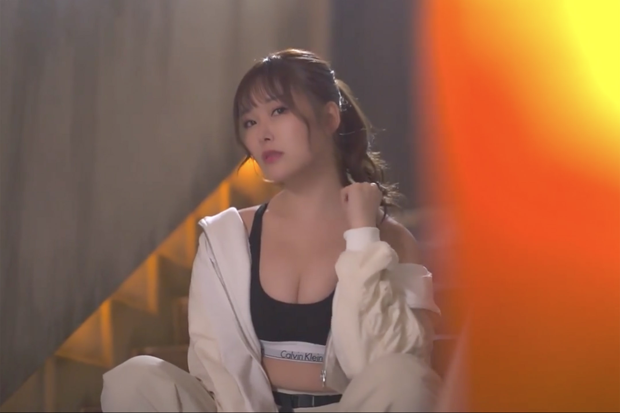 香港AV女优素海霖(绘丽奈)。