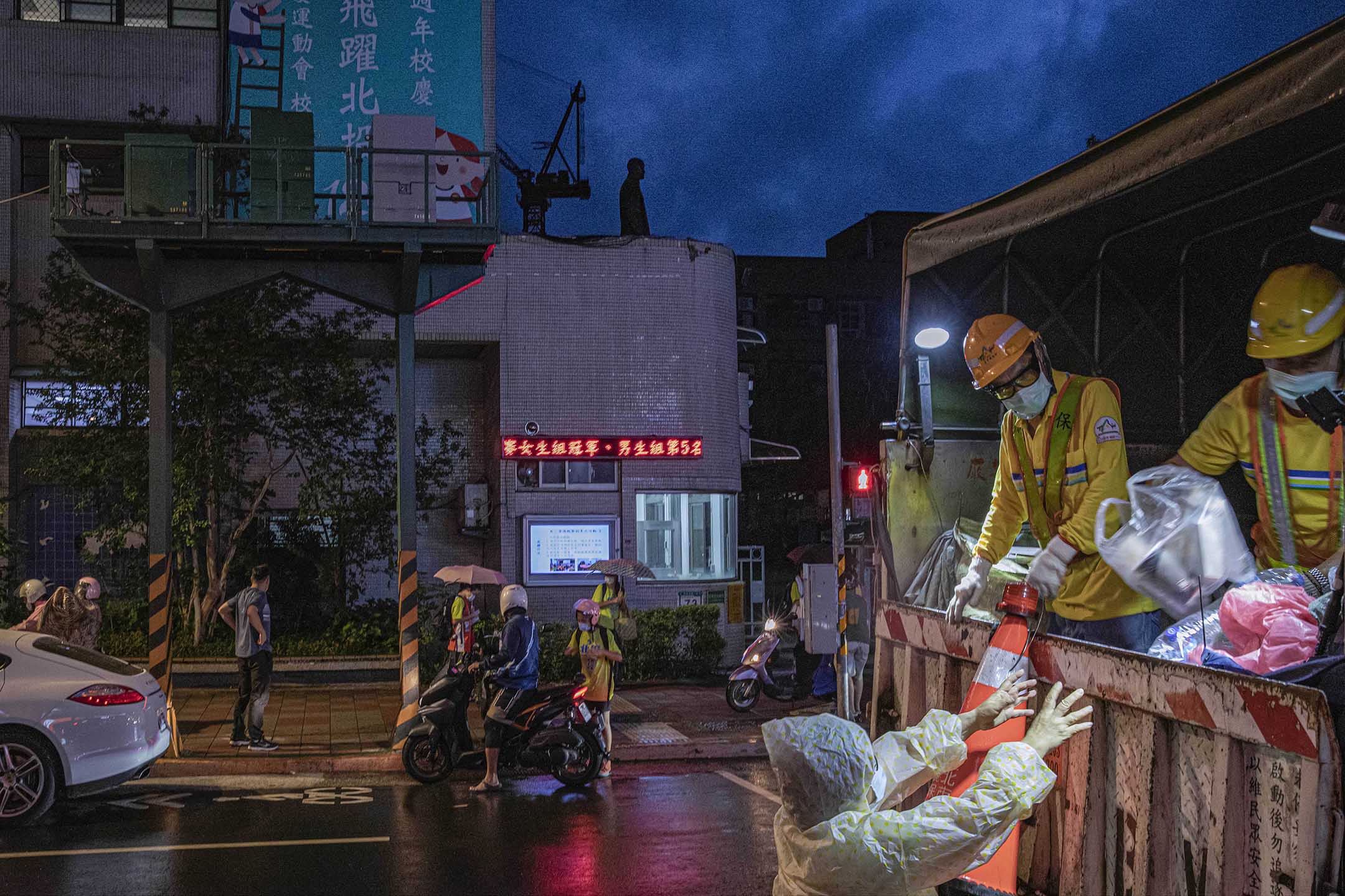 北投的国小的蒋介石像。摄:陈焯𪸩/端传媒