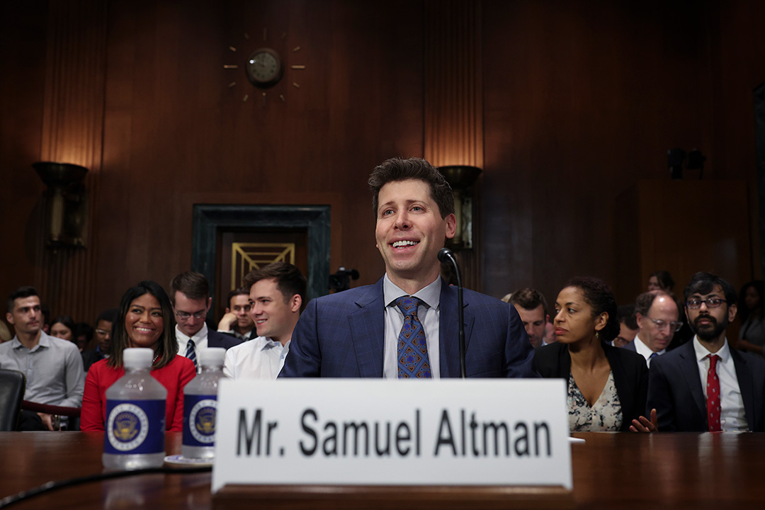 2023年5月16日,「ChatGPT之父」、公司執行長阿爾特曼(Sam Altman),出席參議院隱私、技術和法律司法小組委員會聽證會。攝:Win McNamee/Getty Images
