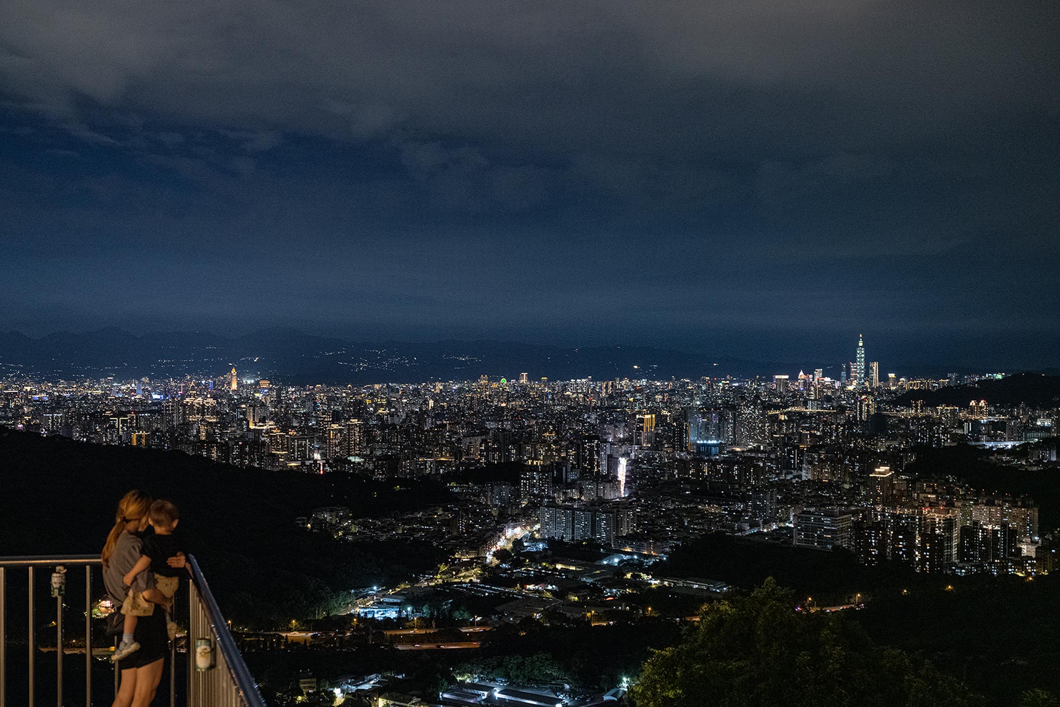 2023年6月28日,台北夜景。摄:陈焯𪸩/端传媒