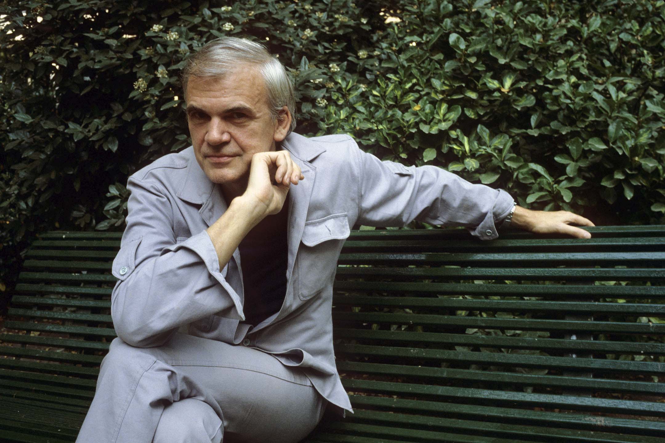1982年9月17日,巴黎,作家米蘭·昆德拉。攝:Francois Lochon/Gamma-Rapho via Getty Images