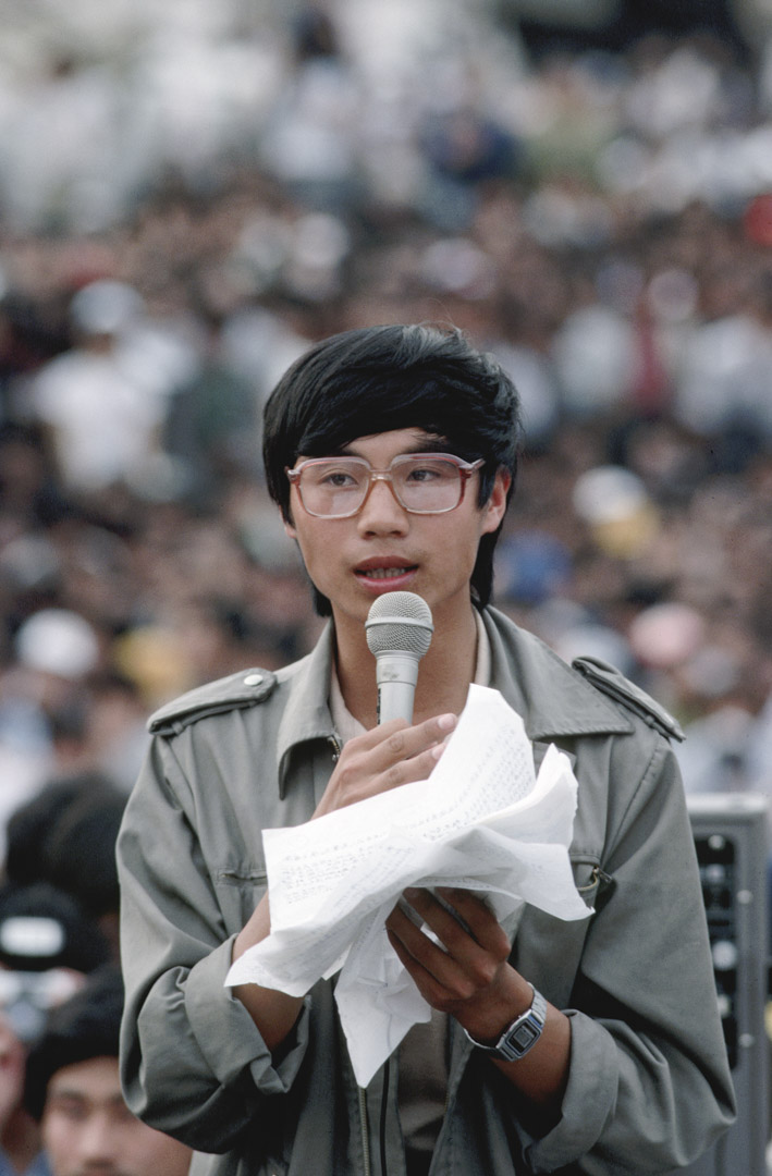 1989年5月27日,天安門廣場民運領袖王丹在廣場發表講話。攝:Peter Turnley/Getty Images