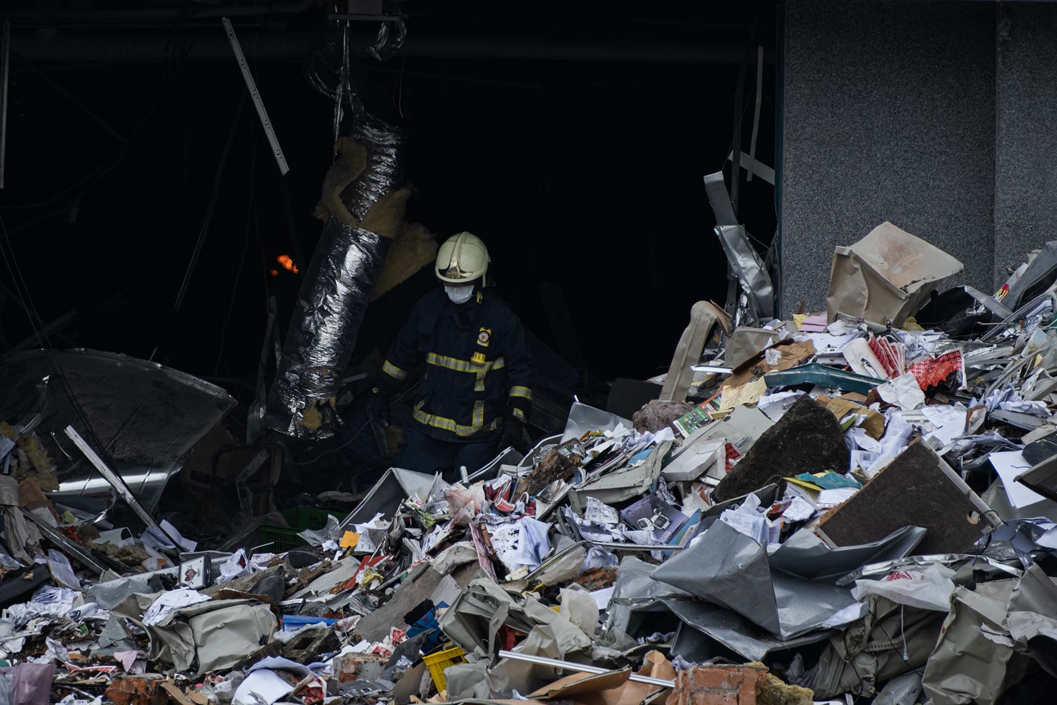 2023年9月23日，屏東工廠大火爆炸現場。攝：陳焯煇/端傳媒