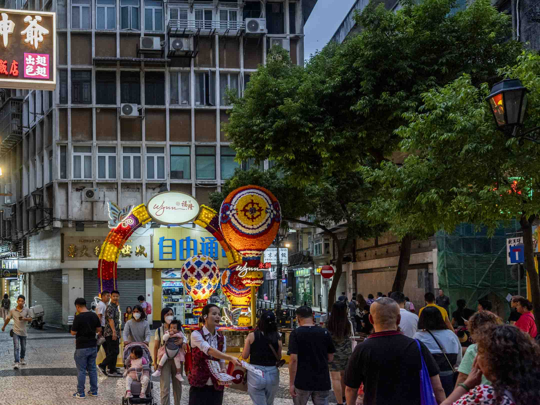 福隆新街是由政府主导、博企出资执行的活化六个历史片区首个项目。摄:林振东/端传媒