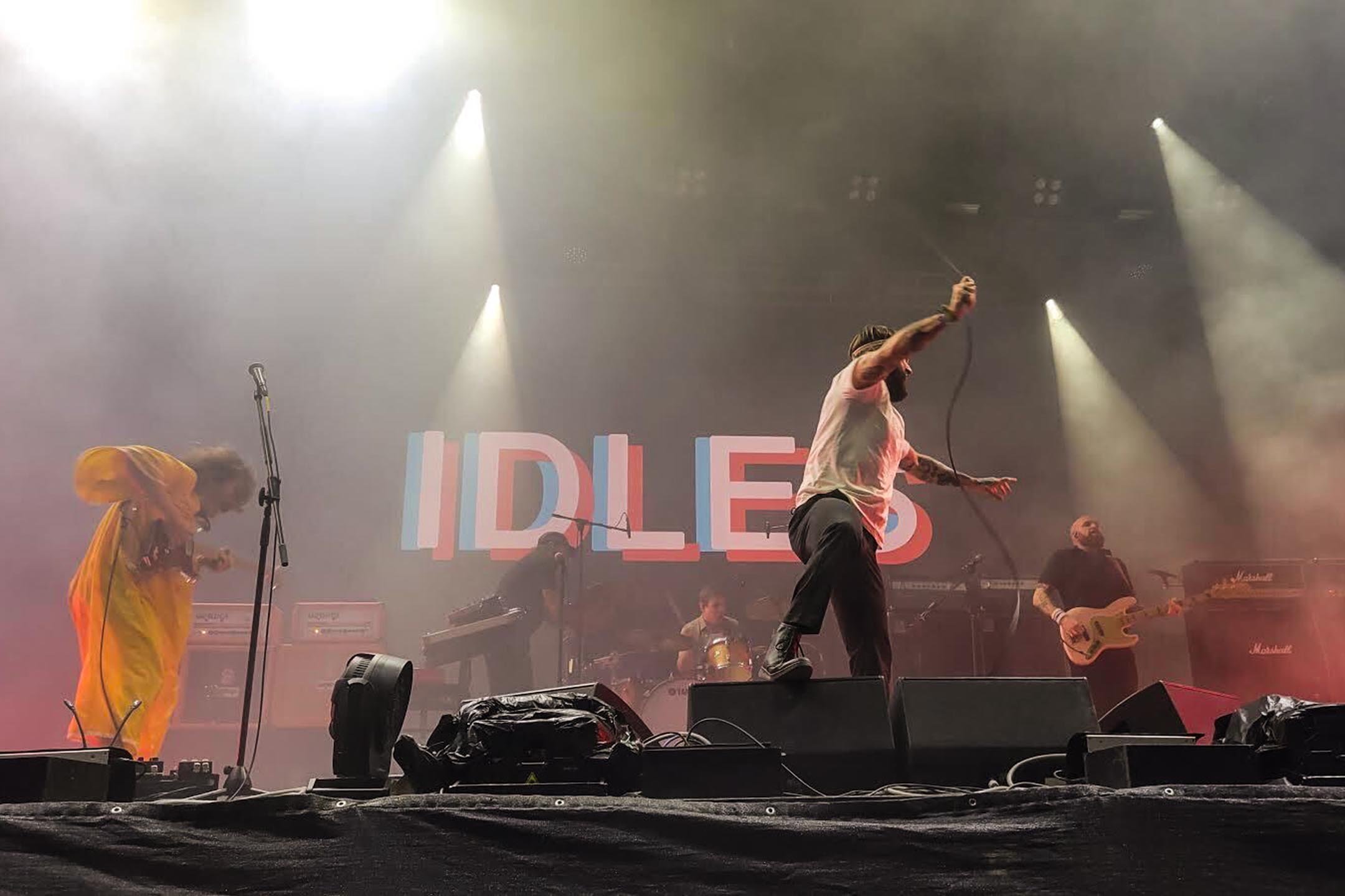 英国布里托斯post-hardcore / noise rock乐队IDLES在Harbourflap Stage的疯狂演出。图:作者提供