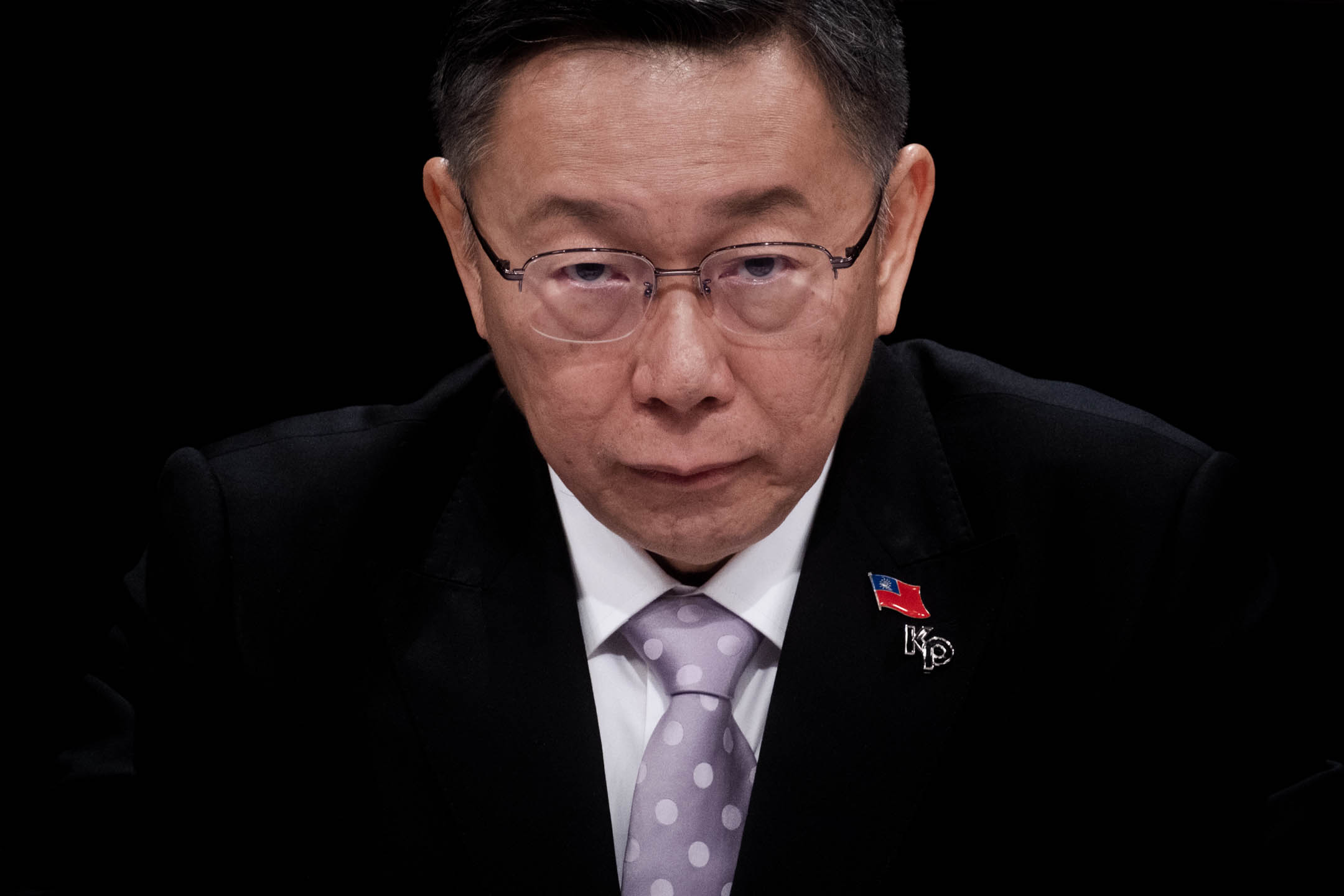 2023年12月30日,台北,總統候選人電視辯論會。攝:陳焯煇/端傳媒
