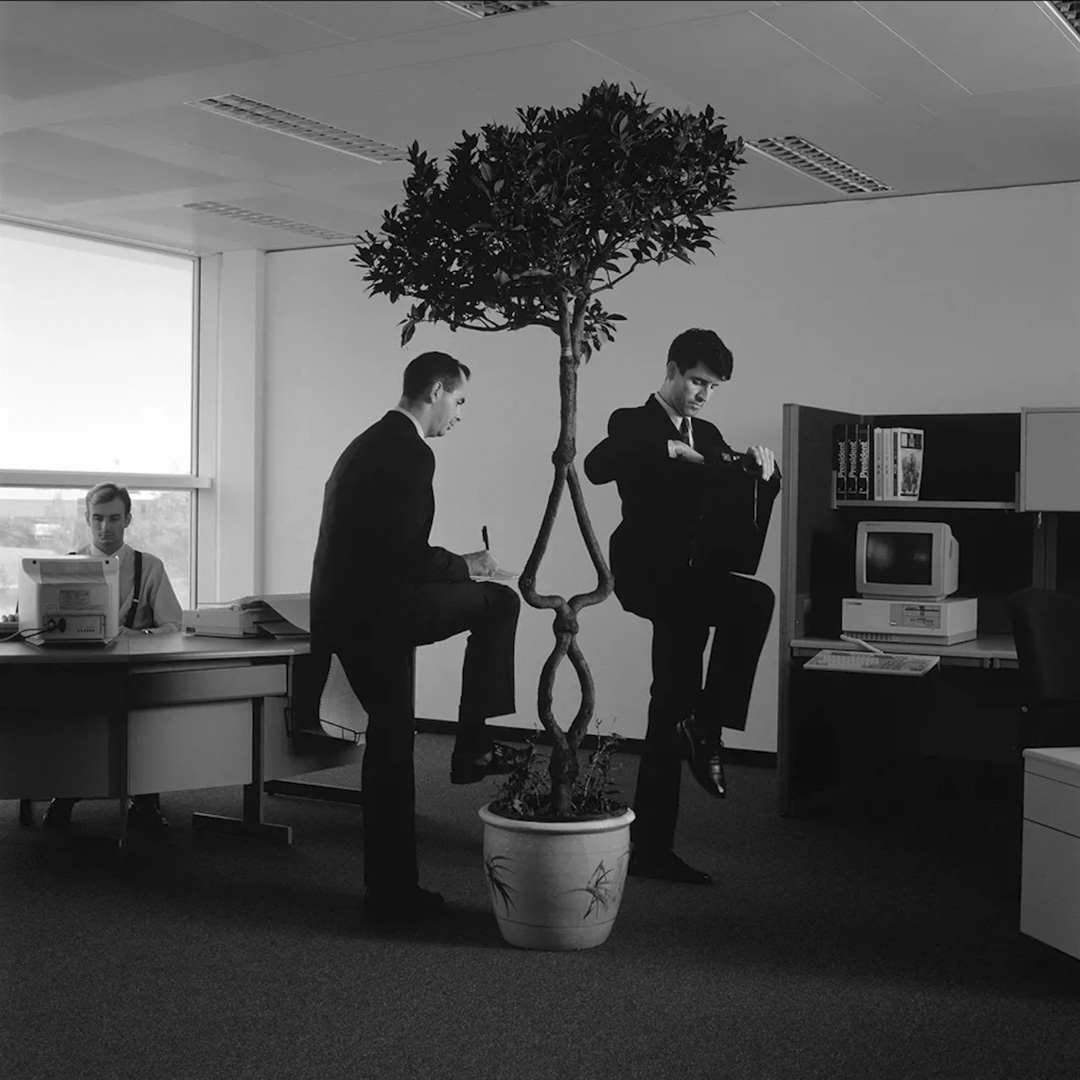 Office Dance, 1986 摄影:Brian Griffin