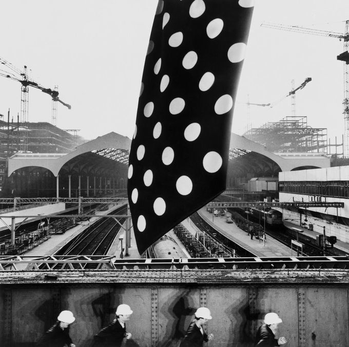 The Big Tie, 1987 摄影:Brian Griffin