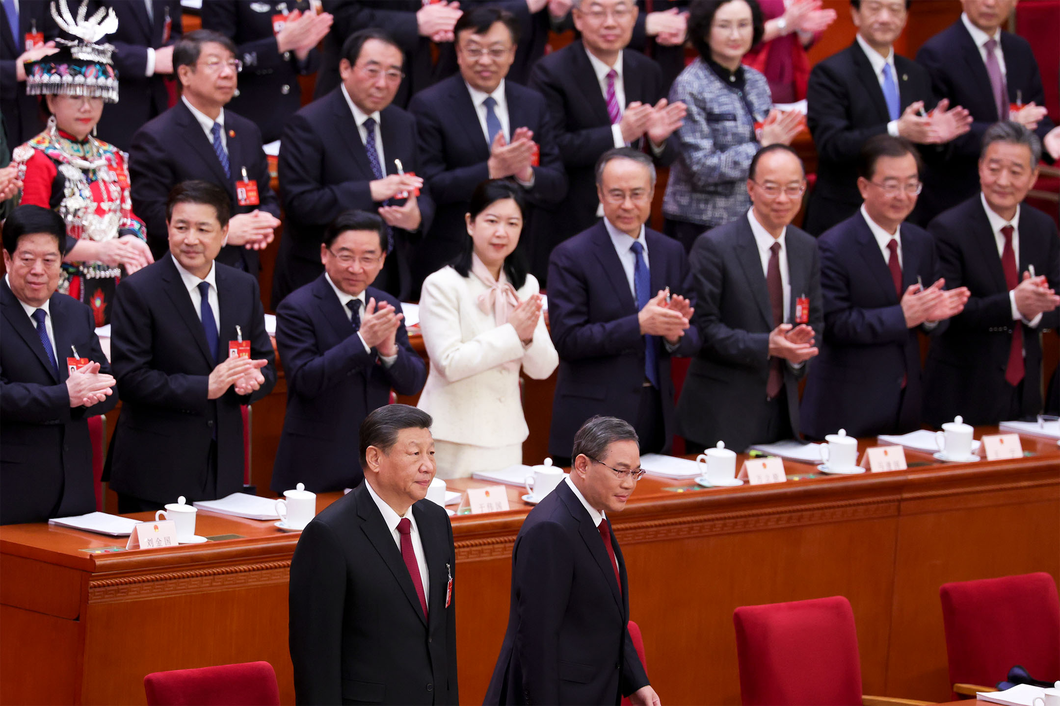 2024年3月5日,中国北京,第十四届全国人民代表大会第二次会议开幕,国家主席习近平(前左)和中国国务院总理李强(前右)出席会议。摄:Lintao Zhang/Getty Images