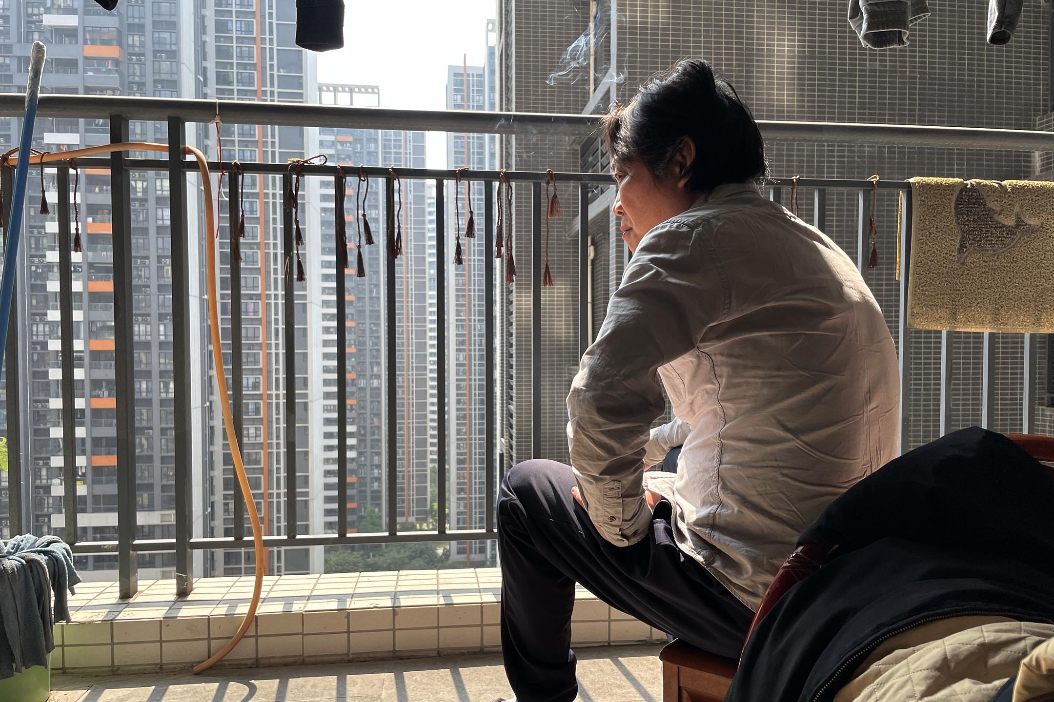 2023年,孟晗在廣州南沙家中接受採訪。圖:作者提供