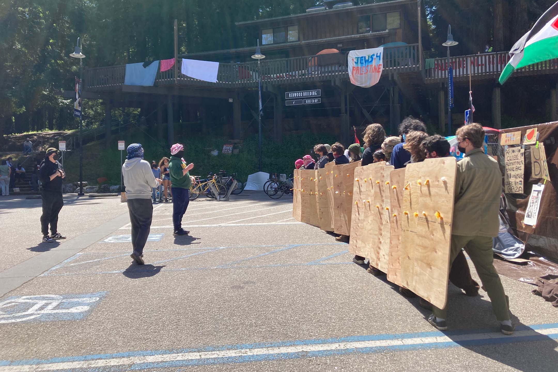 聖克魯茲,加州大學聖克魯茲分校學生的防暴演練。圖:受訪者提供
