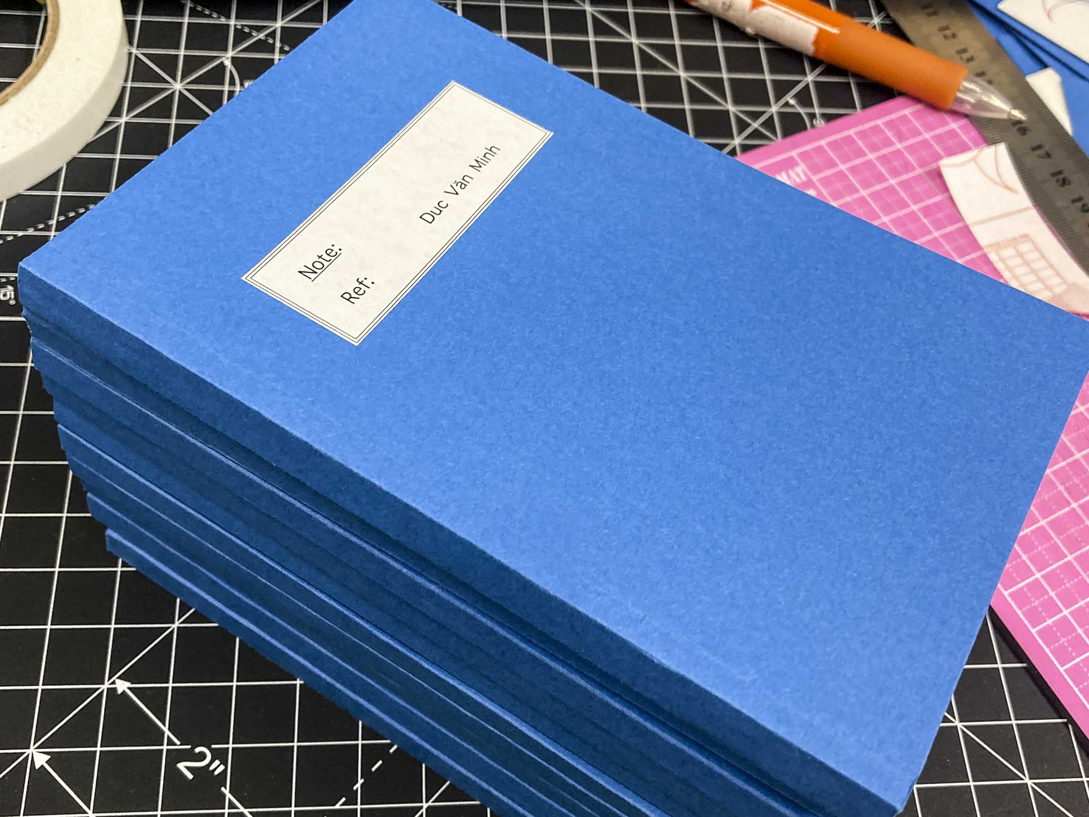 小彭於與越南藝術家 Will Pham 合作的《Duc Văn Minh》。 圖:受訪者提供