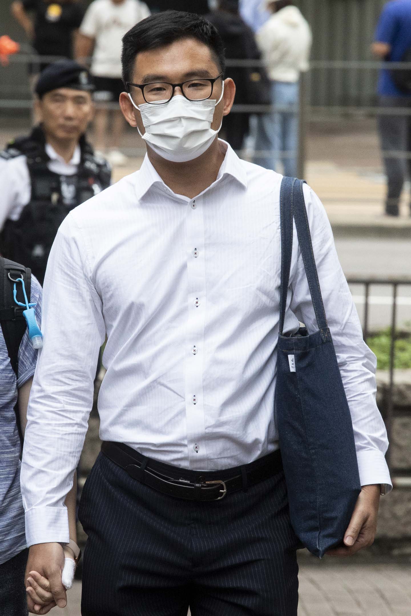 2024年5月30日,香港民主派47人初选案首日裁决,施德来被判串谋颠覆国家政权罪成。摄:林振东/端传媒