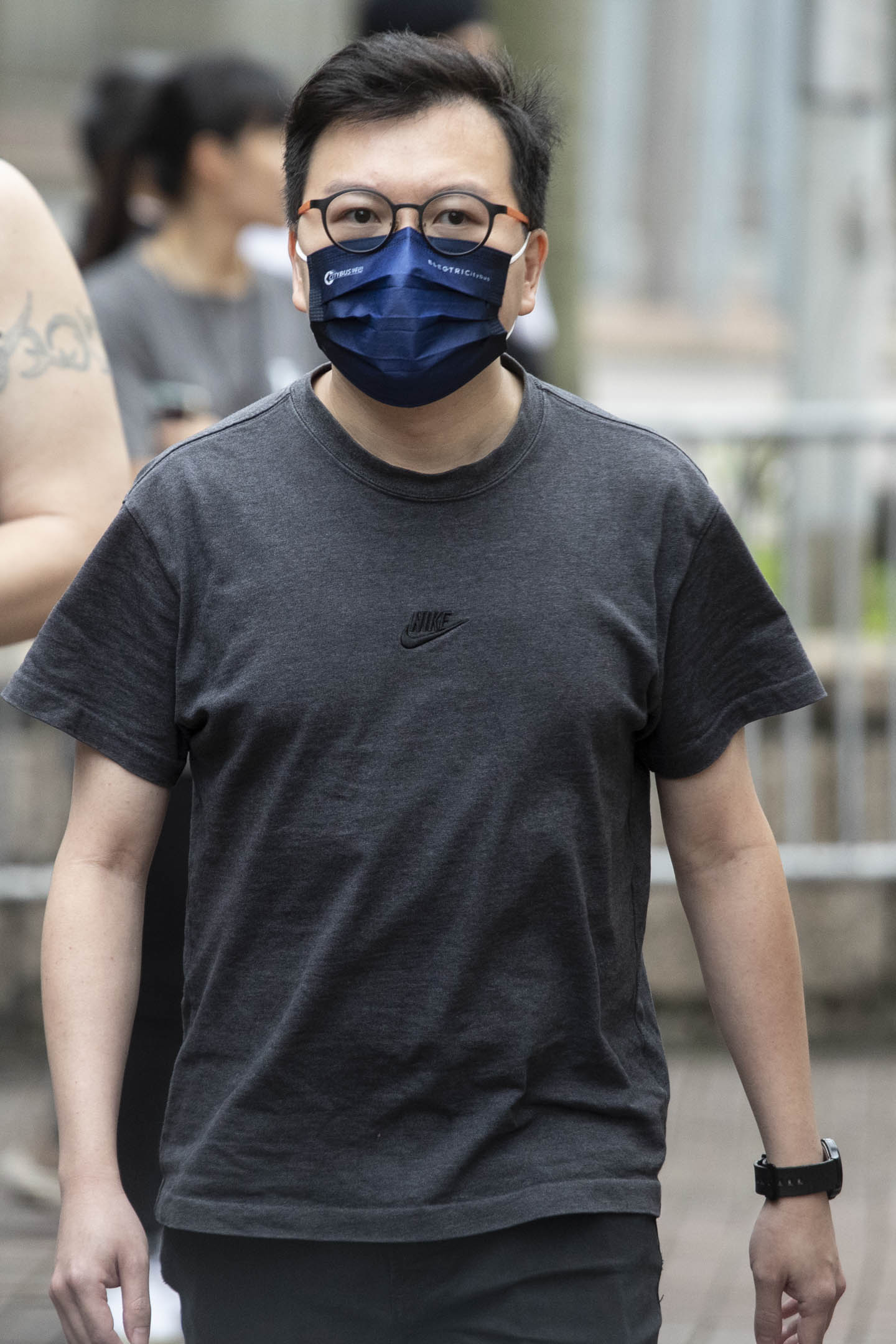 2024年5月30日,香港民主派47人初选案首日裁决,何启明被判串谋颠覆国家政权罪成。摄:林振东/端传媒