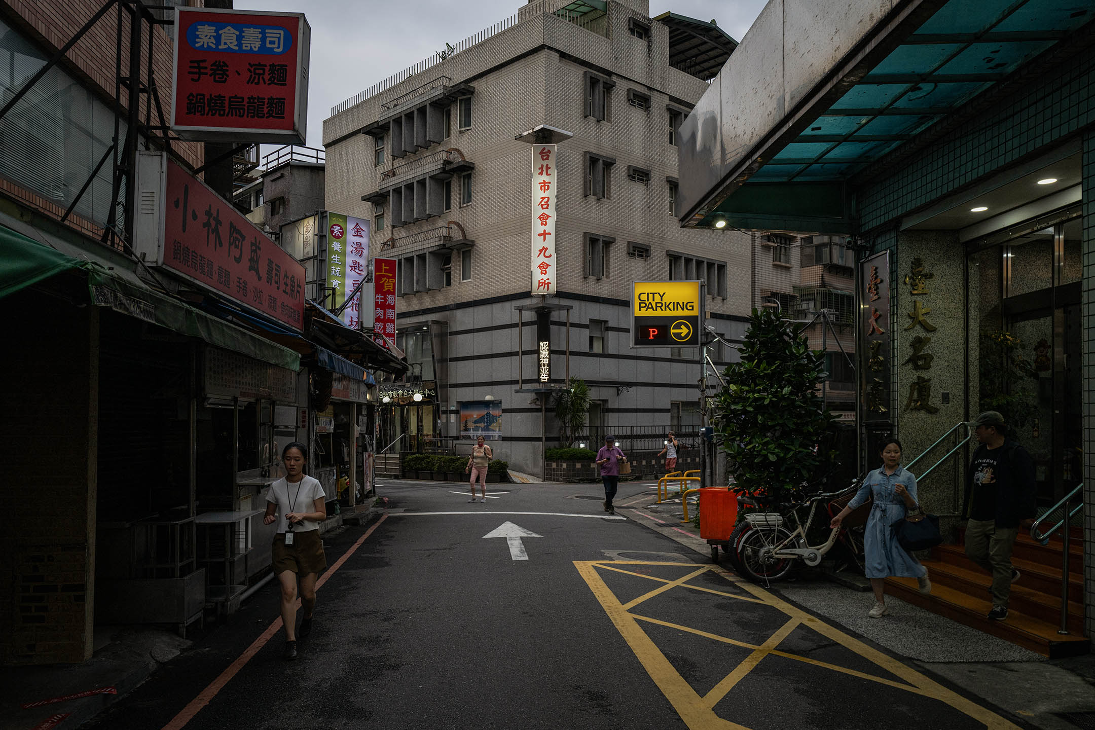 官方机构之一的“中央文物供应社”,其原址就在唐山书店附近,如今已改建成教会。 摄:陈焯煇/端传媒