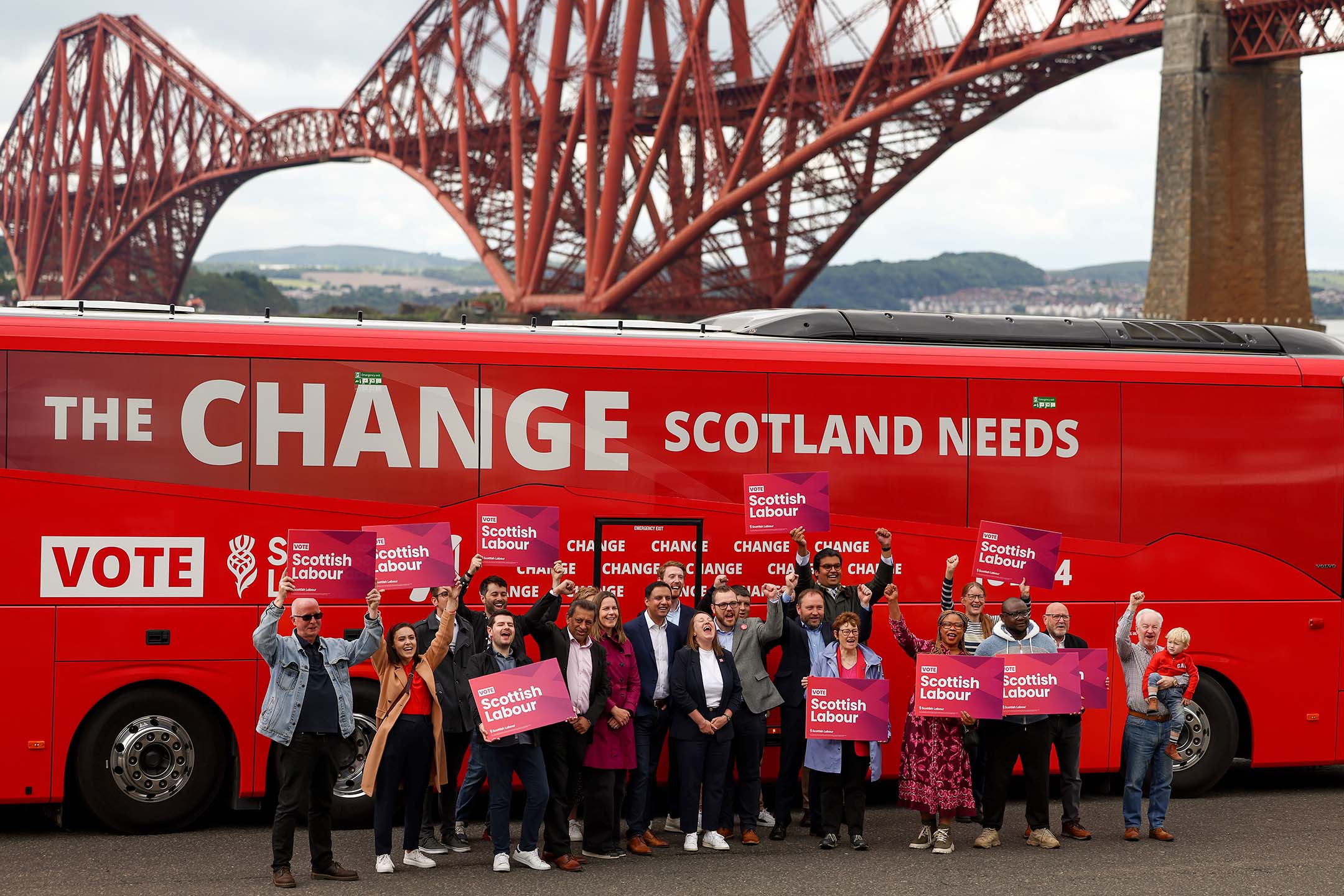 2024年6月17日,英國蘇格蘭,工黨領袖 Anas Sarwar 發起競爭活動。攝:Jeff J Mitchell/Getty Images