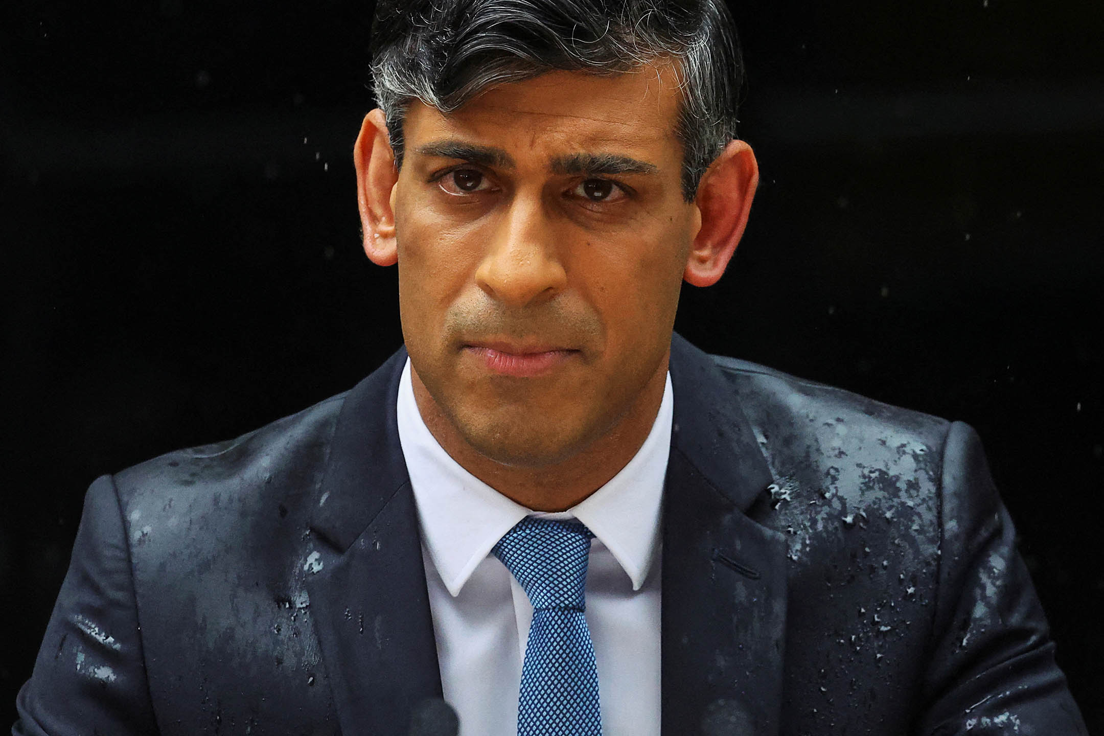 2024年5月22日,英国首相辛伟诚在伦敦唐宁街10号外发表讲话。摄:Toby Melville/Reuters/达志影像