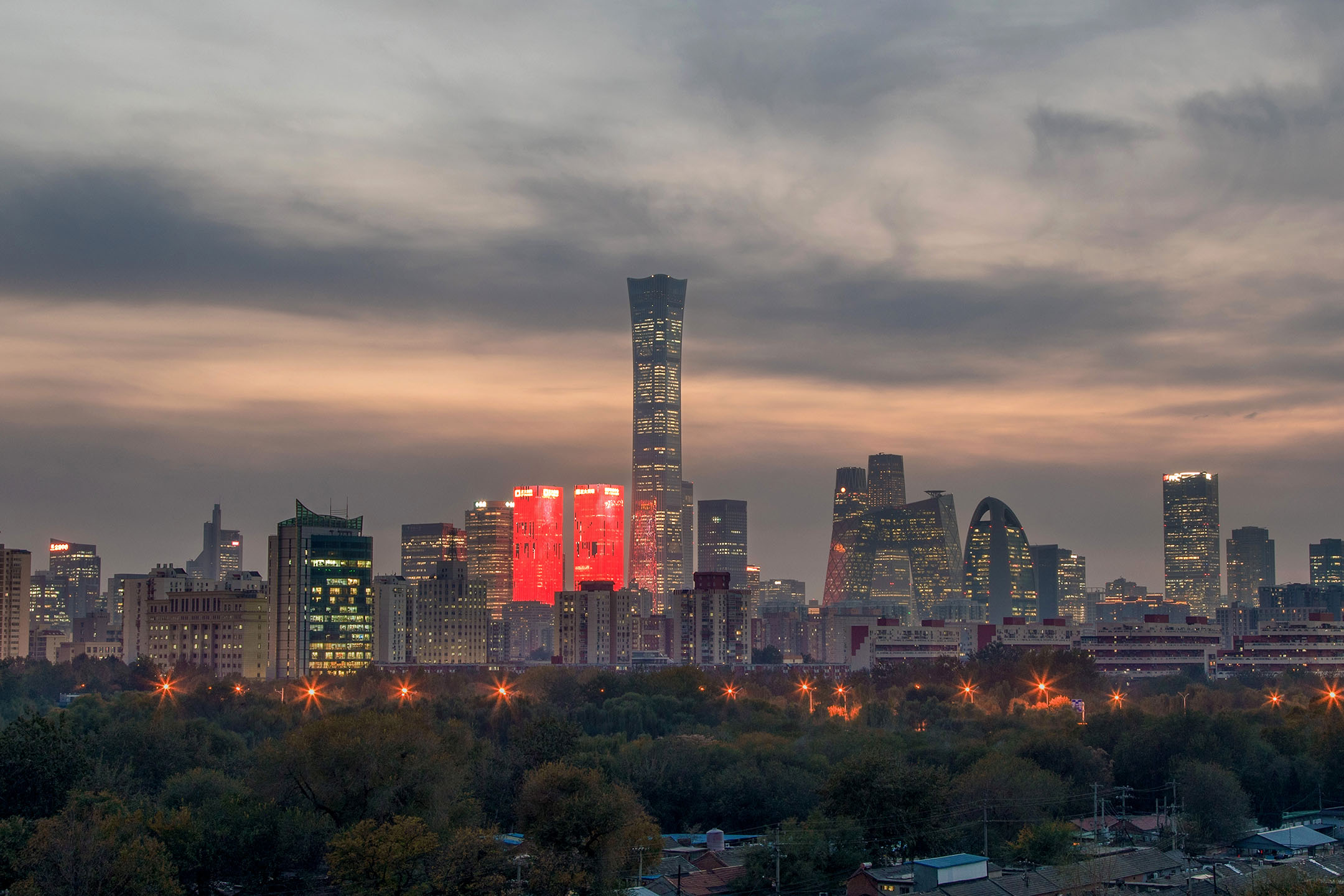 2023年11月13日,中國北京,北京的中央商務區的摩天大樓。攝:Gao Zehong/VCG via Getty Images